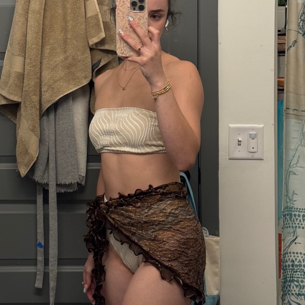 Vintage Brown Gold Metallic Lace Sarong Wrap Ruffle Lettuce Trim Shawl One Size